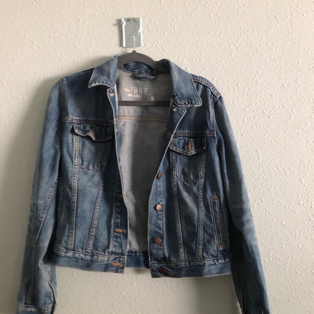 GAP Blue Jean Jacket Classic Denim Style